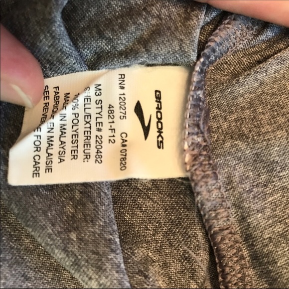 Brooks "Run Happy" Long Sleeve Performance Top - Picture 4 of 6